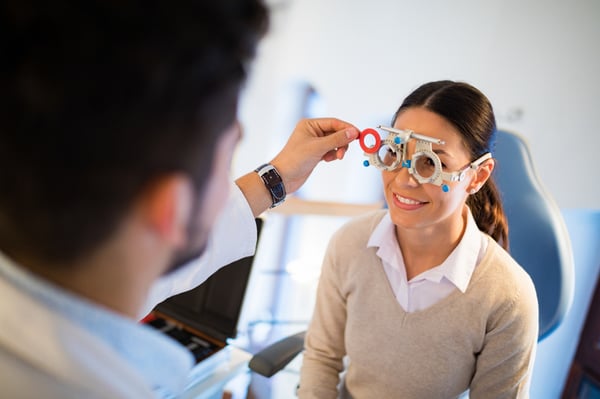 17 People Who Clearly Need To Get Their Eyes Checked